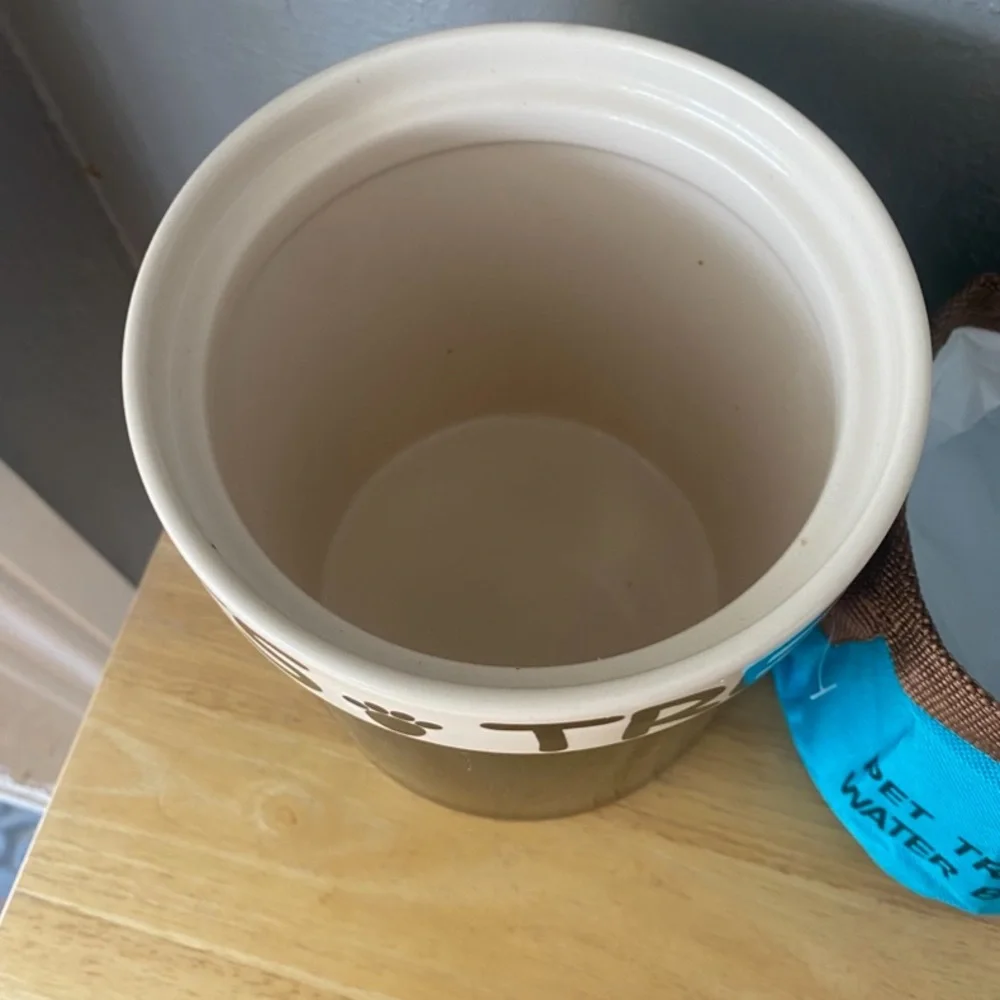 🐶 petrageous ceramic large treat canister with NEW bow wow travel water bowl